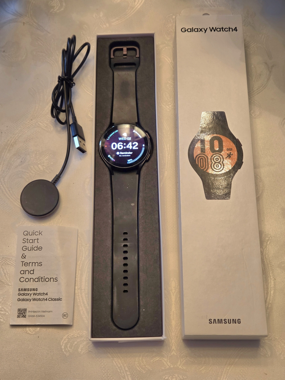 Samsung Galaxy Watch4 Classic Black Smartwatch with Charger - Picture 4 of 9